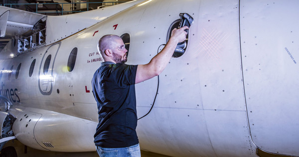 Ispezione delle superfici NDT per il settore MRO aerospaziale Ispezione delle superfici NDT per il settore MRO aerospaziale